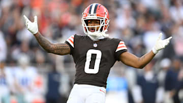 往是聚光灯 往是聚光灯